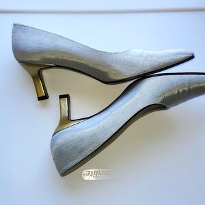 Stuart Weitzman Women's Silver pumps with Gold heels